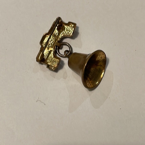 Vintage gold brass Liberty Bell lapel pin - Picture 2 of 6